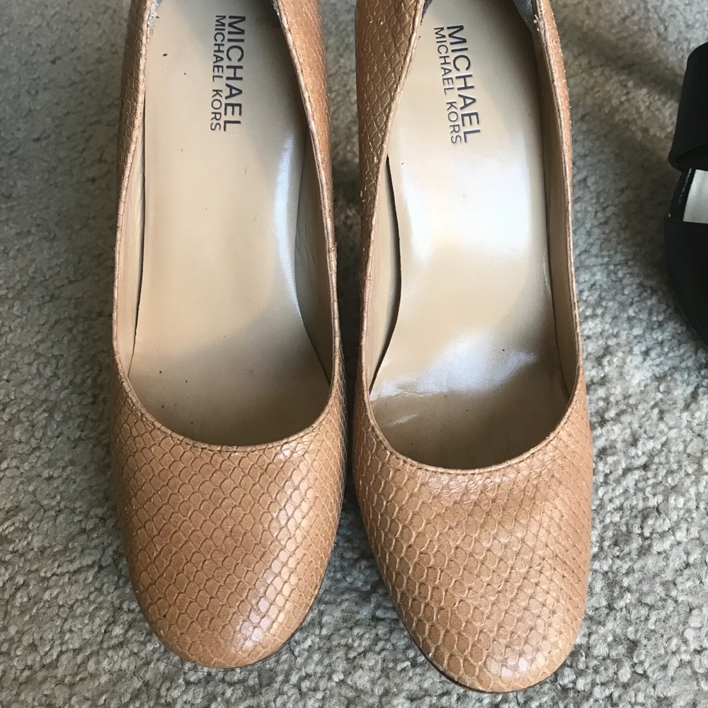 DONATED! 4Michael Kors shoes for the price of 1 - Picture 4 of 8